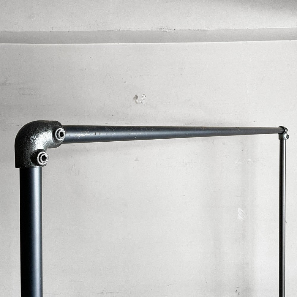 インダストリアルデザイン Industrial Design ハンガーラック 水道管パイプ ガス管 オーダー品 W164cm キャスター付き 店舗什器 ■