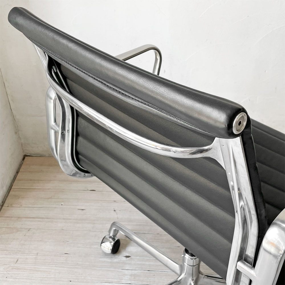 ハーマンミラー Herman Miller アルミナムグループ マネジメントチェア 本革 5本脚 C&Rイームズ ミッドセンチュリー 定価￥400,400- ★