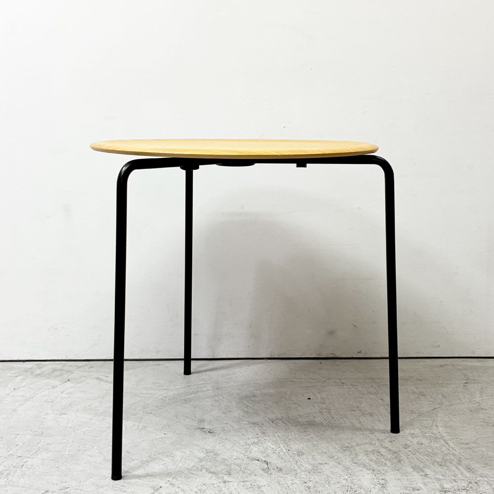 エンゲルブレヒト Engelbrechts ケヴィ KEVI 2010 ダイニングテーブル オーク材 プライウッド カフェテーブル 70cm 3本脚 ヨルゲン・ラスムッセン デンマーク 未使用品 美品 B ●