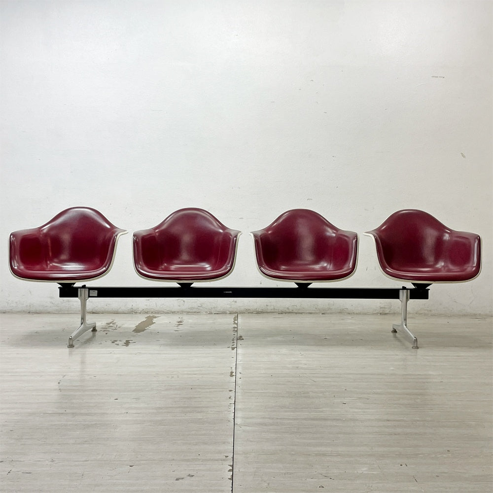 ハーマンミラー Herman Miller ビンテージ エアポートベンチ タンデムシート 4連 アームシェル 2nd PVCレザー イームズ 希少 ●