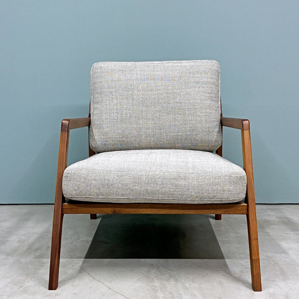 モーダエンカーサ moda en casa ニッセ NYSSE ラウンジチェア 1Pソファ ウォールナット ファブリック 北欧モダン ◎