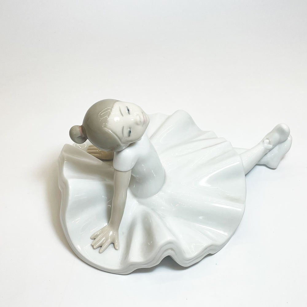 リヤドロ LLADRO ナオ NAO バレリーナ 少女 白磁 置物 オブジェ フィギュリン スペイン ★