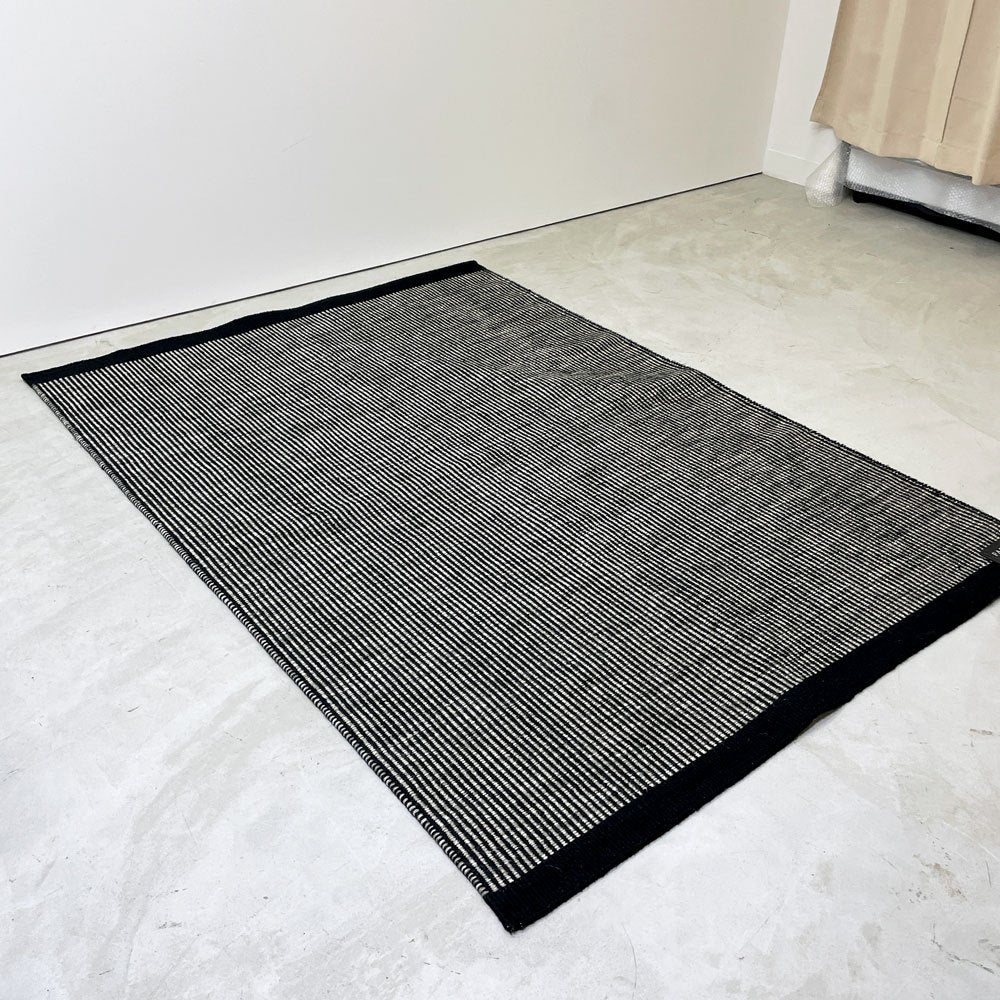 ファビュラ FABULA HARALD ラグ 140×200cm ホワイト×ブラック ニュージーランドウール ACTUS取扱 北欧 デンマーク ●