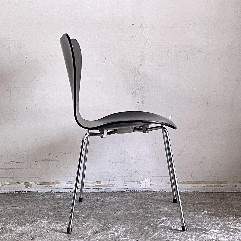 フリッツハンセン Fritz Hansen セブンチェア ブラックラッカー アルネ・ヤコブセン スタッキングチェア デンマーク 1997年製 D ■