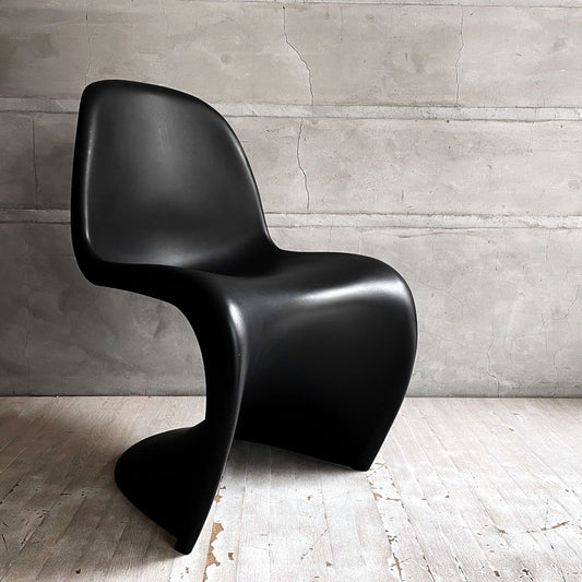 ヴィトラ vitra パントンチェア ダイニングチェア スタッキングチェア ディープブラック ヴェルナー・パントン Panton ミッドセンチュリー スペースエイジ ♪