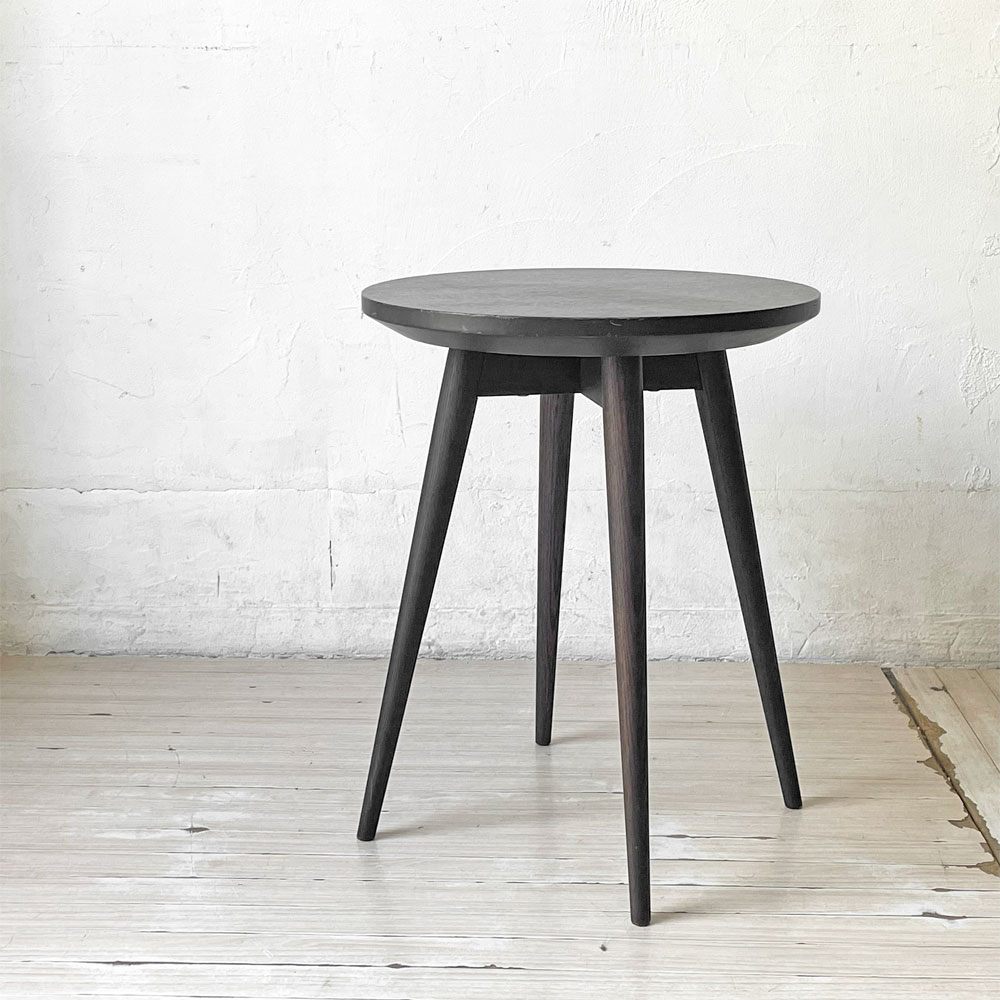 冨士ファニチア FUJI FURNITURE ナギ Nagi サイドテーブル T04510S オーク材 ダークブラウン 天板Φ40cm 小林幹也 ★