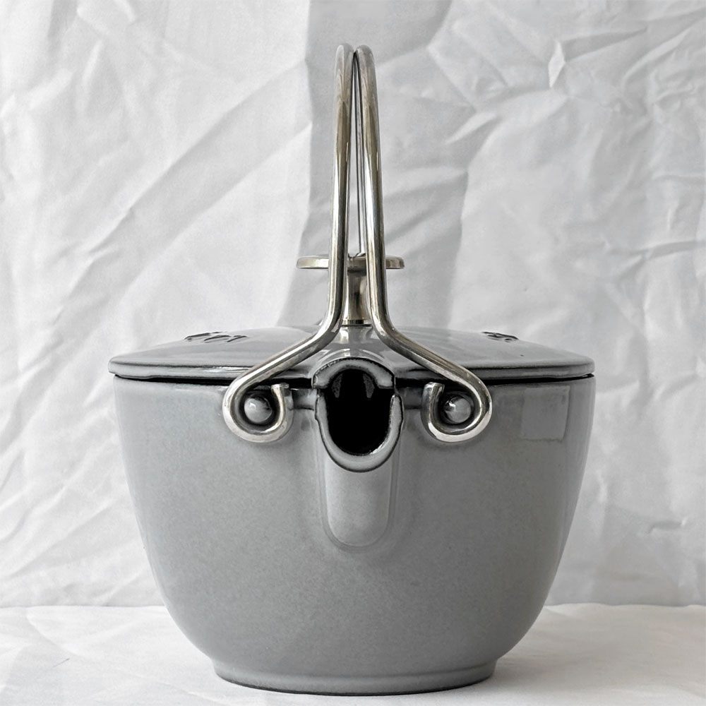 ストウブ STAUB ラウンドティーポット ROUND TEA POT ケトル 1.15L 茶こし付き 鋳物ホーロー製 グラファイトグレー IH対応 直火使用可 箱付き ◇