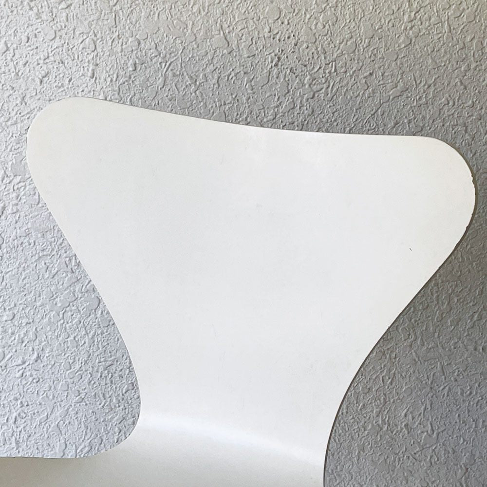 フリッツハンセン Fritz Hansen 3107 セブンチェア ラッカー ホワイト スタッキング アルネ・ヤコブセン デンマーク 北欧家具B ◇