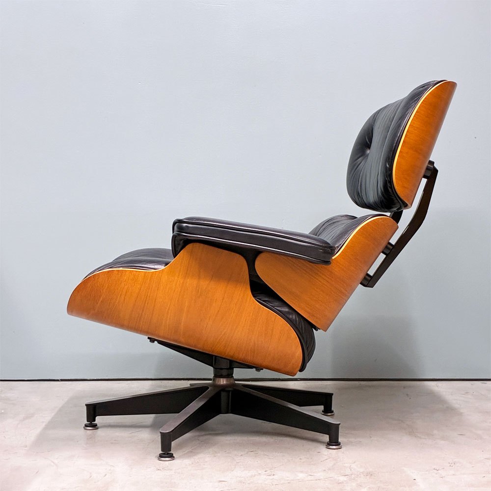 ハーマンミラー Herman Miller イームズラウンジチェア＆オットマン ブラックレザー ウォールナット C&Rイームズ ミッドセンチュリー 1999年製 ◎