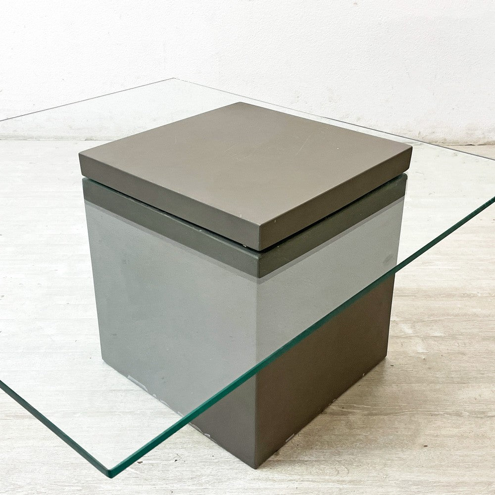 モーダエンカーサ moda en casa フライングテーブル FLYING TABLE コンクリートベース ガラス ローテーブル コーヒーテーブル 定価 ￥74,800- ●