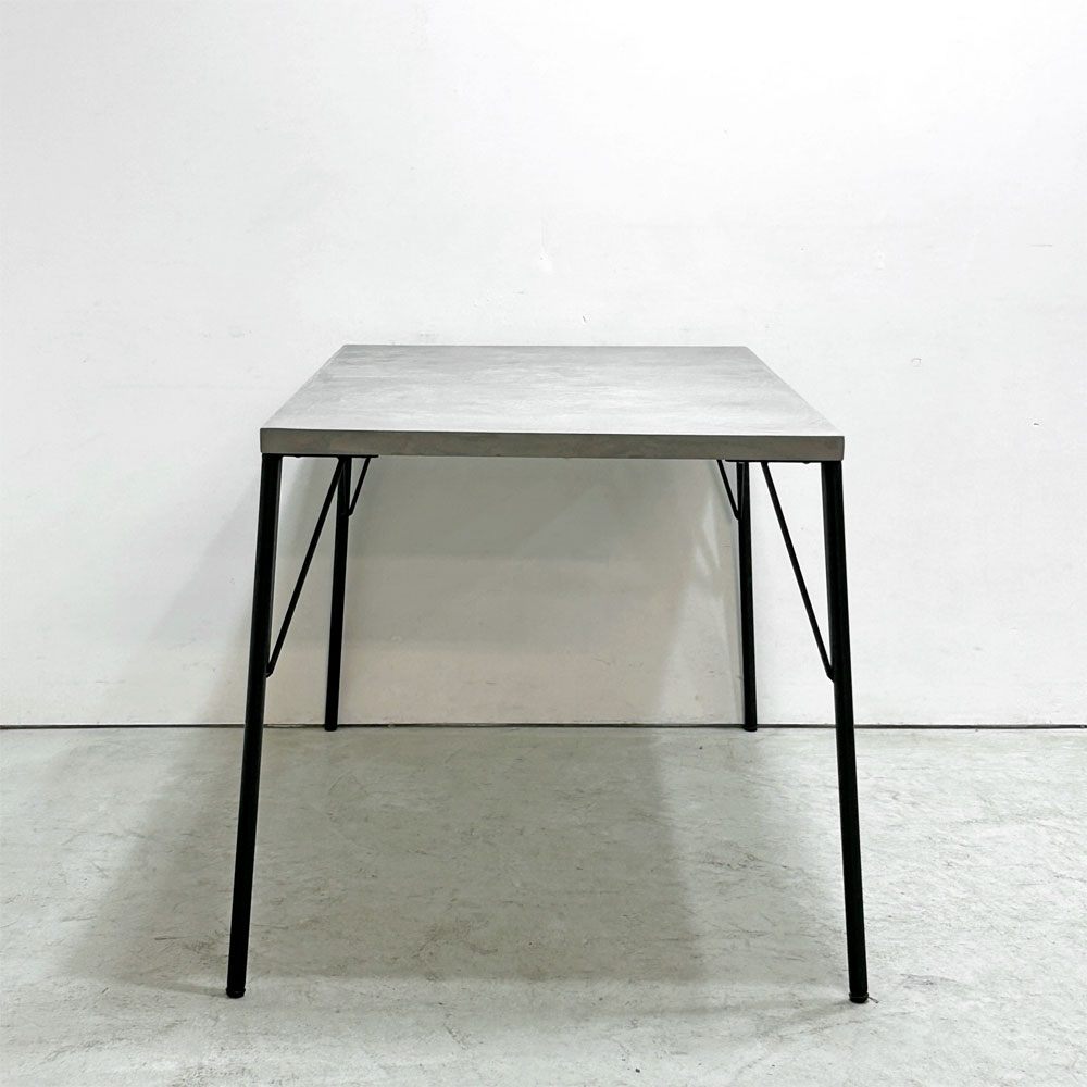 オーダーファニチャー Custom made furniture モルタル塗料天板 x 鉄脚 ダイニングテーブル W120cm インダストリアル モダンデザイン ●