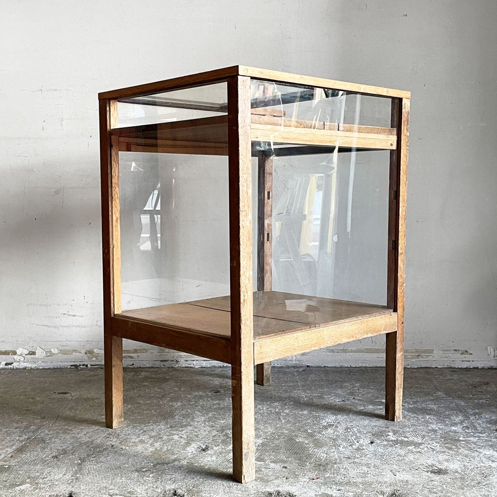 ジャパンビンテージ Japan Vintage 古い木味のガラスショーケース ディスプレイラック サイドケース 古家具 ■