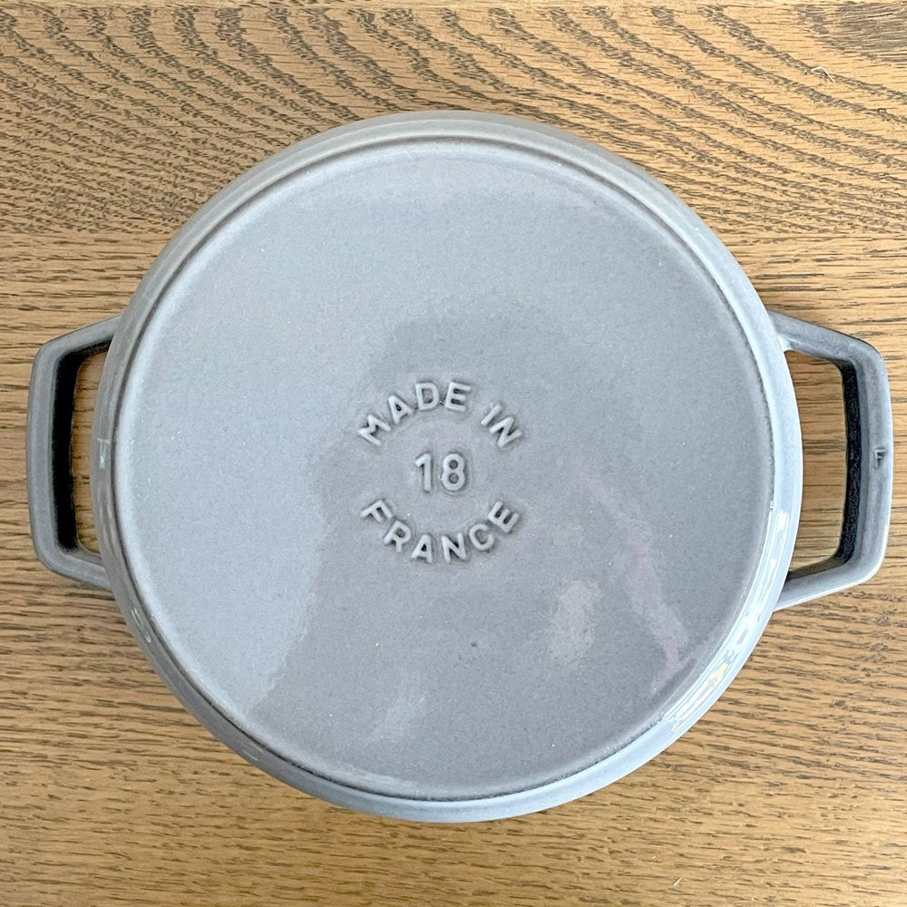 ストウブ Staub ピコ ココット ラウンド 両手鍋 ホーロー鍋 グレー 18cm フランス製 箱付き 美品 ■