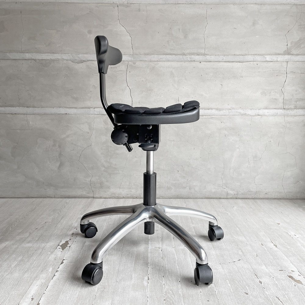 アーユルチェアー ayur chair プレミアムモデル 01 ゼロワン キャスターモデル デスクチェア オフィスチェア  SORBO体圧分散マット付 姿勢矯正 健康椅子 腰痛対策 合計定価￥85,030- ♪