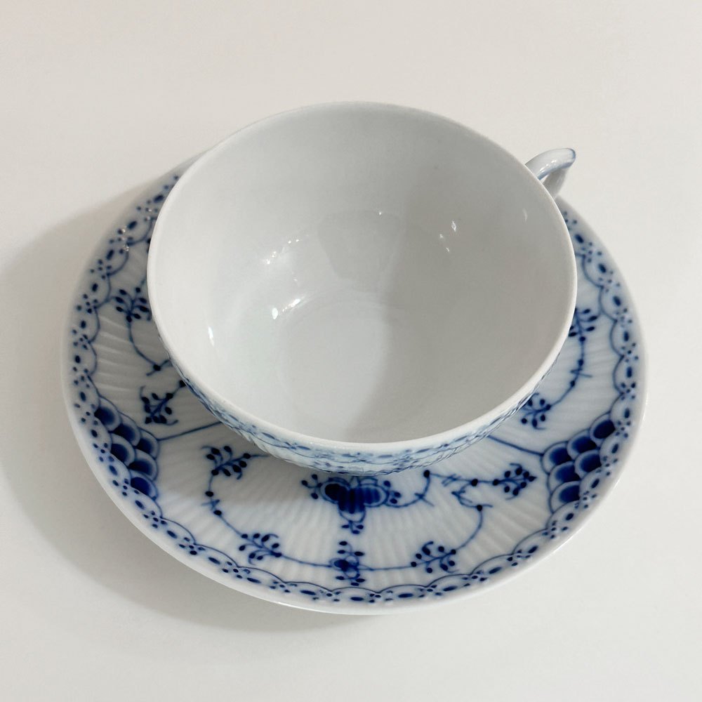 ロイヤルコペンハーゲン ROYAL COPENHAGEN ブルーフルーテッド ハーフレース ティーカップ＆ソーサー 北欧食器 F ◎