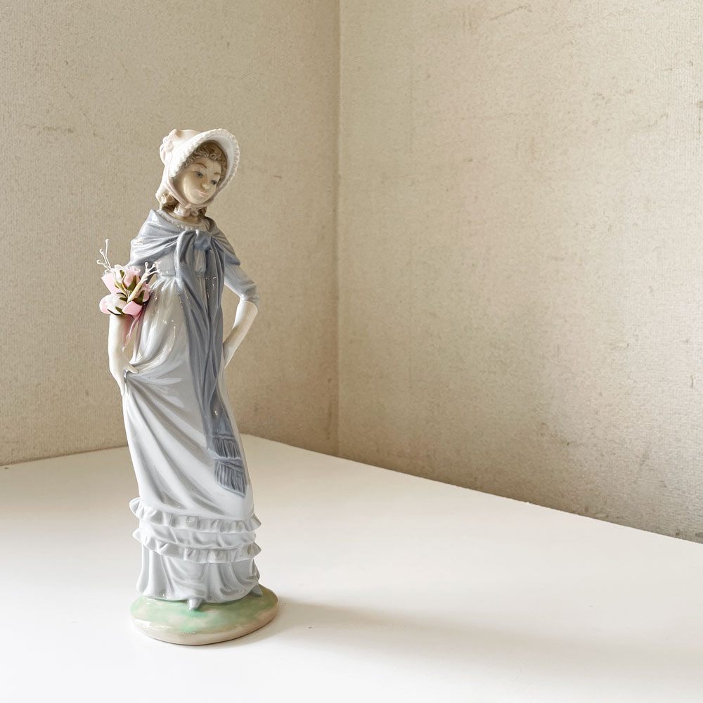 リヤドロ LLADRO ナオ NAO 帽子を被った女性 フィギュリン H31cm 陶器人形 ポーセリンアート 置物 スペイン ◎