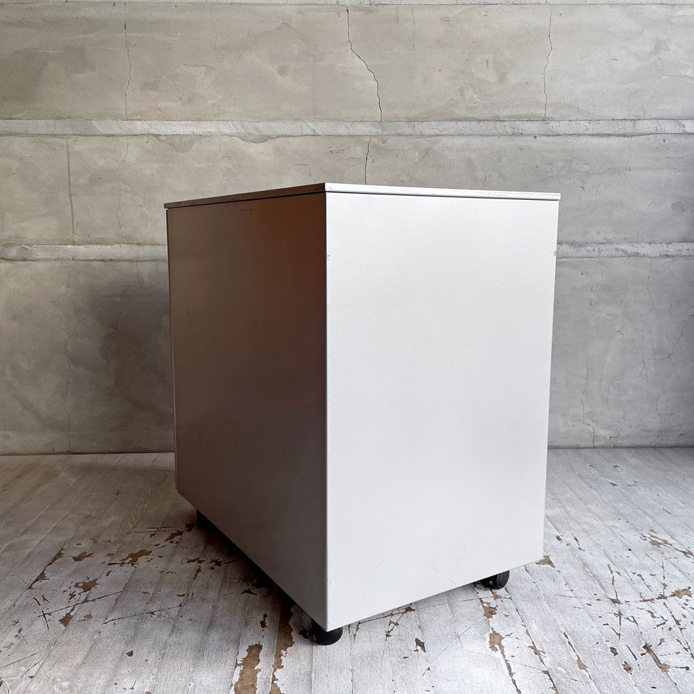 カッシーナ Cassina ixc. AFドロワー AF DRAWER デスクキャビネット ワゴン 鍵付き トレー付属 キャスターロック機能付き イタリア ミニマルデザイン A