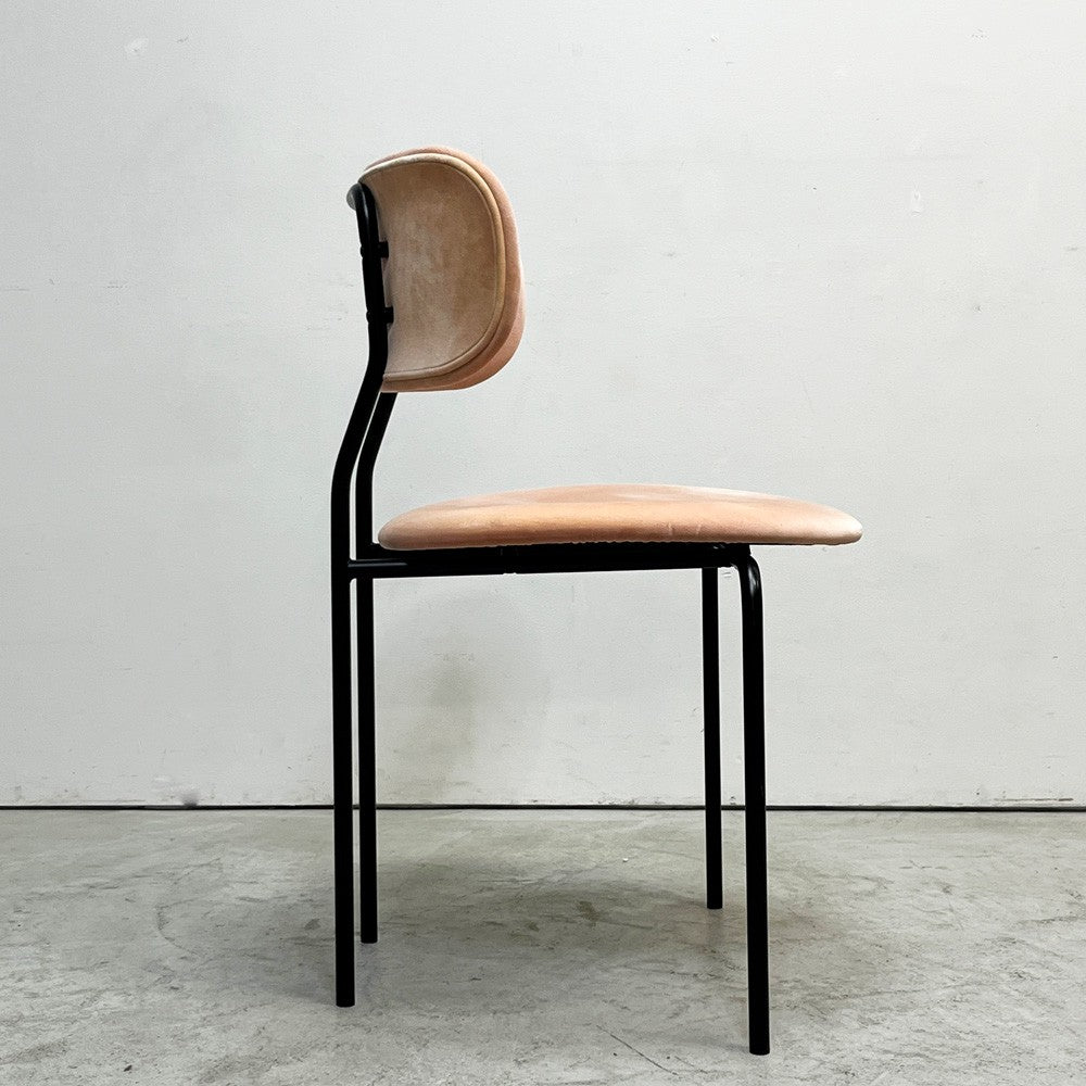 グビ GUBI ココチェア COCO Dining Cair ダイニングチェア ベルベット ピンク系 OEO Studio デンマーク モダンデザイン A ●
