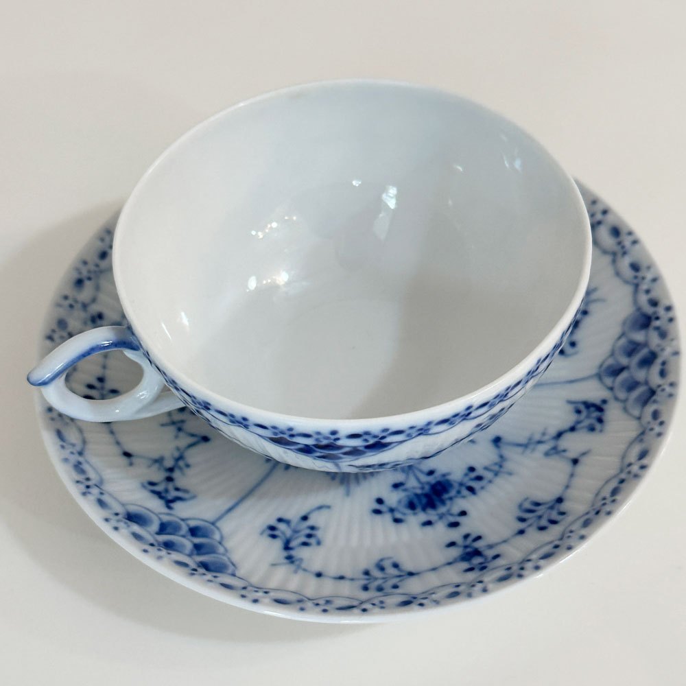 ロイヤルコペンハーゲン ROYAL COPENHAGEN ブルーフルーテッド ハーフレース ティーカップ&ソーサー 北欧食器 I ◎