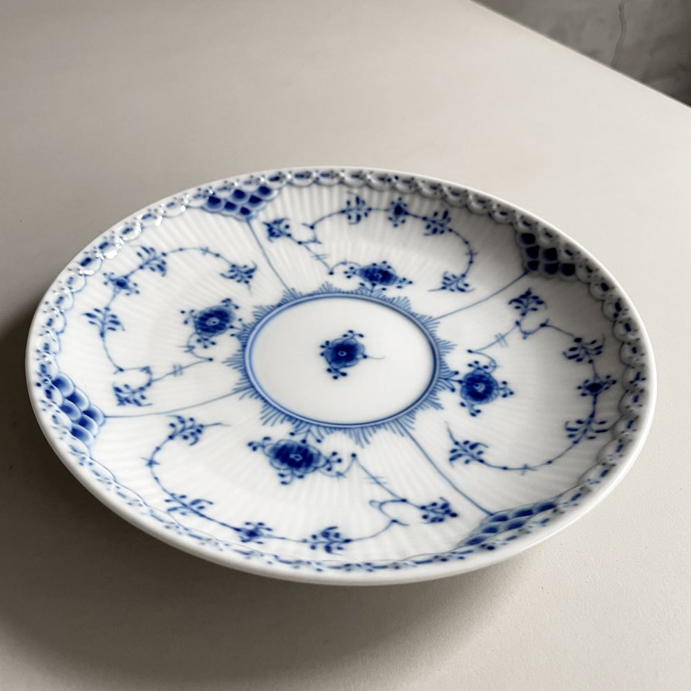 ロイヤルコペンハーゲン ROYAL COPENHAGEN ブルーフルーテッド ハーフレース スープカップ&ソーサー 陶器 北欧食器 廃番 箱付き 未使用 A ♪