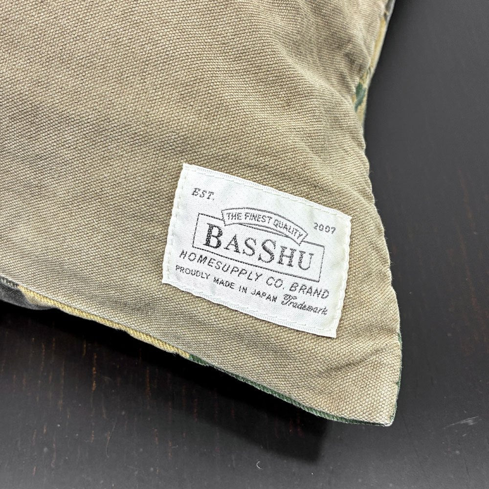 バッシュ BasShu ミリタリー風 ロングクッション カモフラージュ柄 迷彩 カーキ バイカラー コットンキャンバス 45×75cm ●