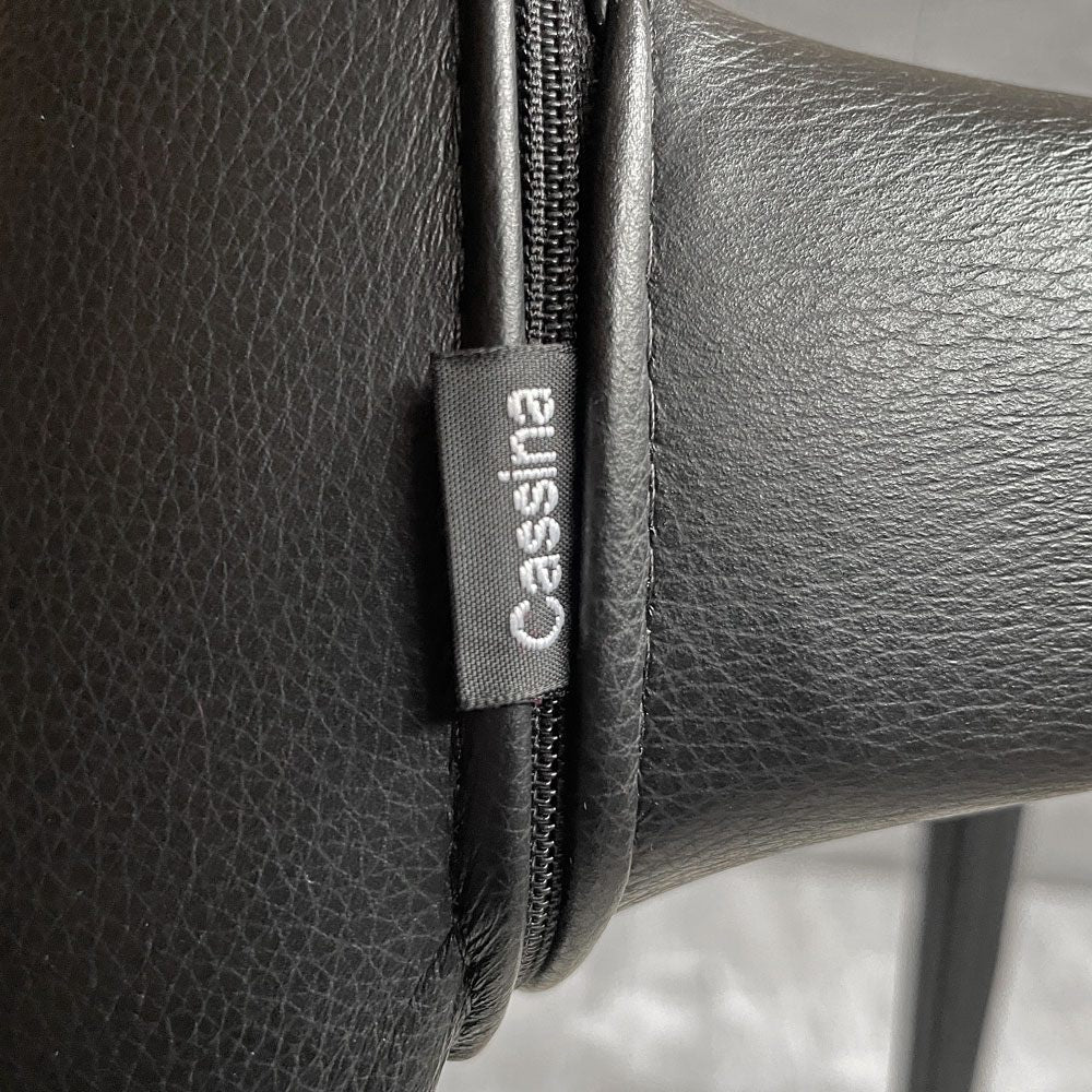 カッシーナ Cassina オラ 369 HOLA アームレスチェア ダイニングチェア 本革 ブラックレザー ハンス・ウェッツスタイン イタリア 定価￥418,000- ♪