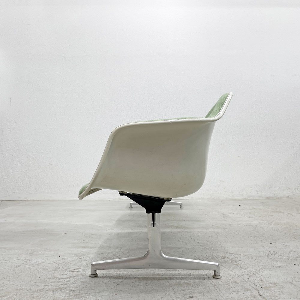 ハーマンミラー Herman Miller ビンテージ エアポートベンチ タンデムシート 4連 アームシェル 2nd ファブリック 新品張替え済 イームズ 希少ブラウン・グレー・グリーン・ライトグリーン A 〓