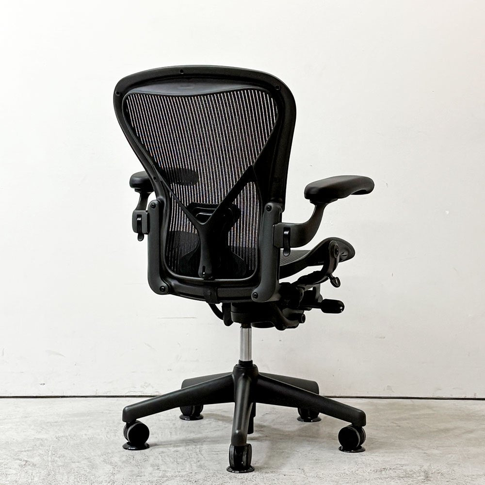 ハーマンミラー Herman Miller アーロンチェア クラシック Bサイズ ポスチャーフィット フル装備 グラファイトベース デスクチェア オフィスチェア ●