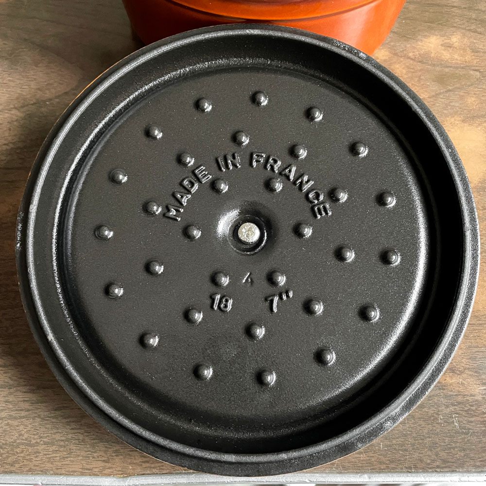 ストウブ STAUB ピコ ココット ラウンド 両手鍋 シナモン 18cm 鋳物 キャセロール ガス オーブン IH対応 フランス ♪
