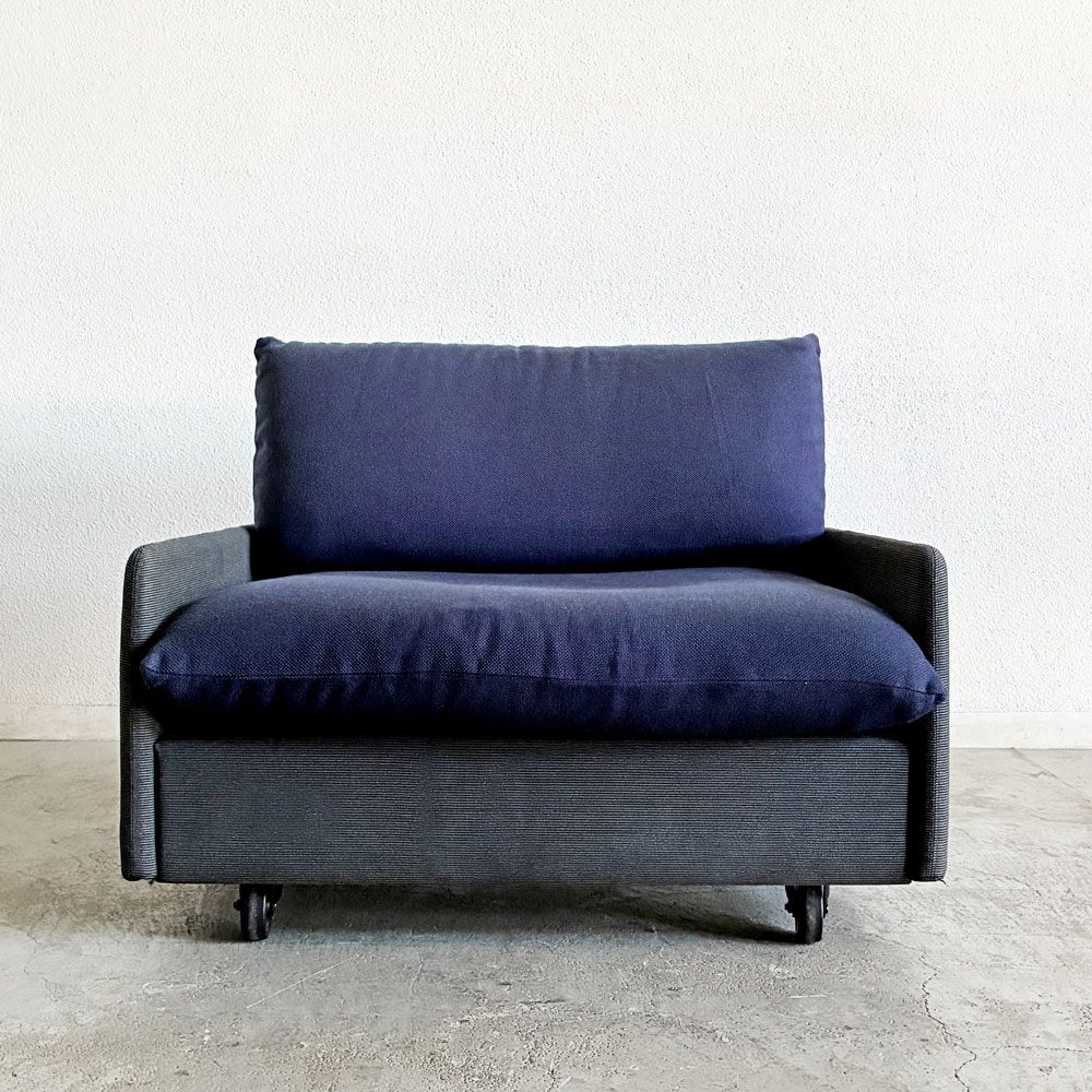 カッシーナイクスシー Cassina ixc. カレス CARESS 1シーターソファ 1人掛け ファブリック グレー×ネイビー モールドウレタン キャスター付 参考価格28万円 廃番 A 〓