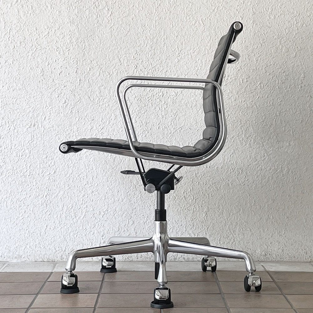 ハーマンミラー Herman Miller イームズアルミナムグループチェア マネージメントチェア アルミバフベース ガス圧昇降仕様 5本脚 キャスタータイプ 本革 イームズ ◇