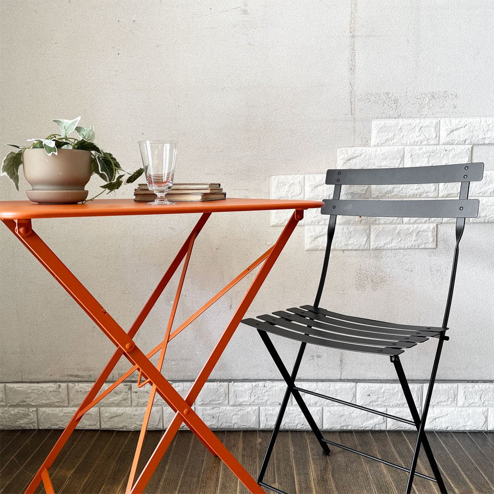 フェルモブ Fermob ビストロ BISTRO スクエアテーブル SQUARE TABLE 57 ガーデンテーブル キャンディオレンジ 折りたたみ フランス 廃番カラー ◎