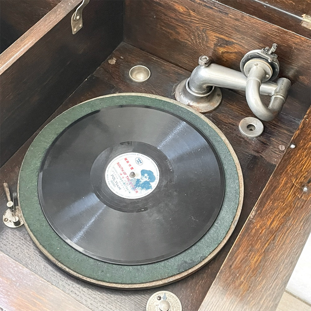 UKアンティーク グラムフォン Gramophone キャビネット型 蓄音機 手巻き式レコードプレーヤー ツイストレッグ 英国 動作品 ★
