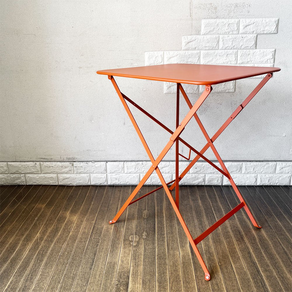 フェルモブ Fermob ビストロ BISTRO スクエアテーブル SQUARE TABLE 57 ガーデンテーブル キャンディオレンジ 折りたたみ フランス 廃番カラー ◎