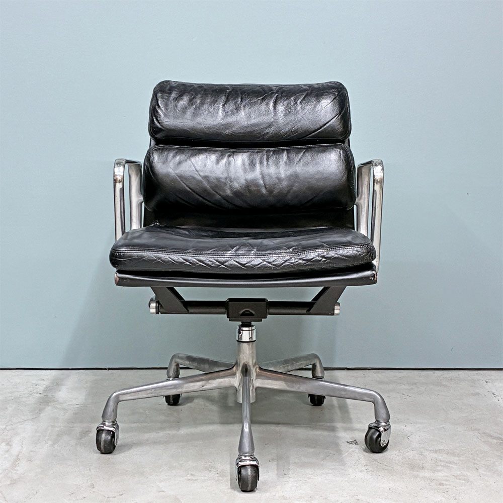 ハーマンミラー Herman Miller ソフトパッドグループ マネジメントチェア ローバック キャスター 5本脚 レザー ブラック イームズ ミッドセンチュリー ◎