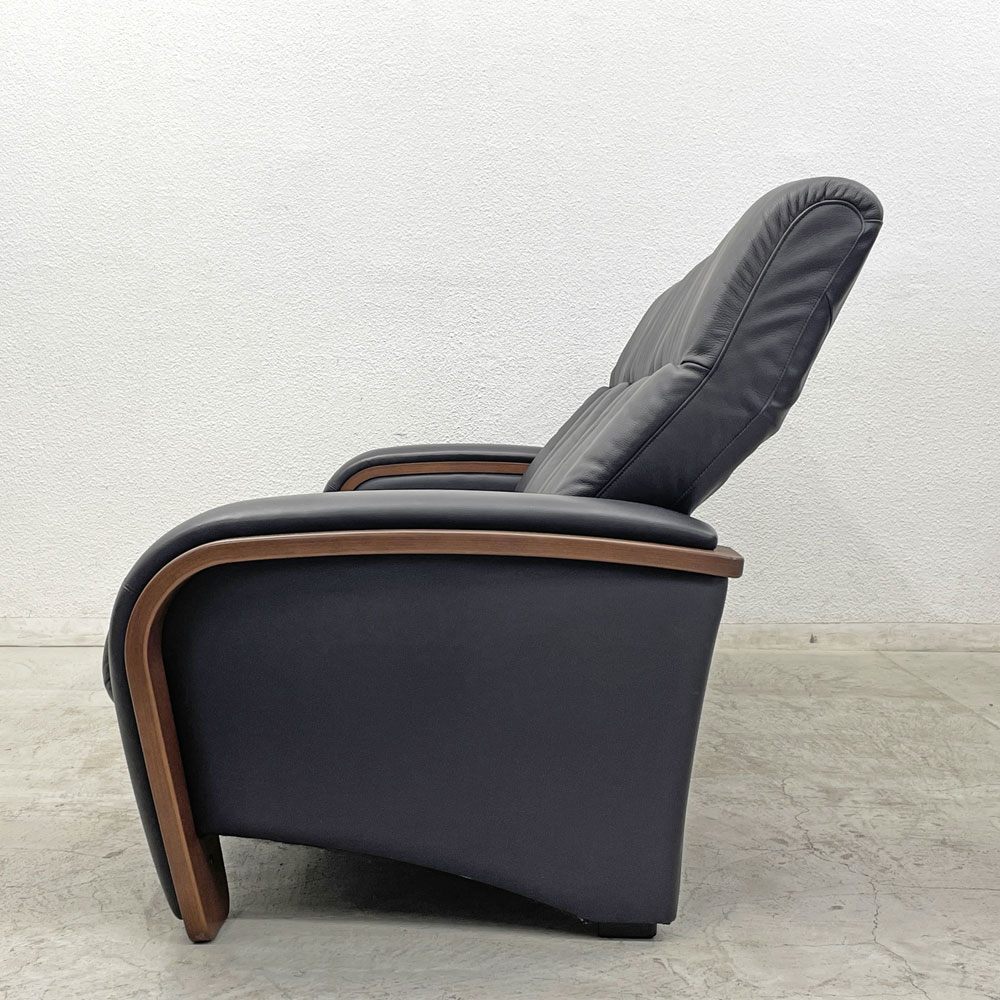 冨士ファニチア FUJI FURNITURE 3pソファ＋オットマン2台付き 本革張り リクライニング機能付き〓