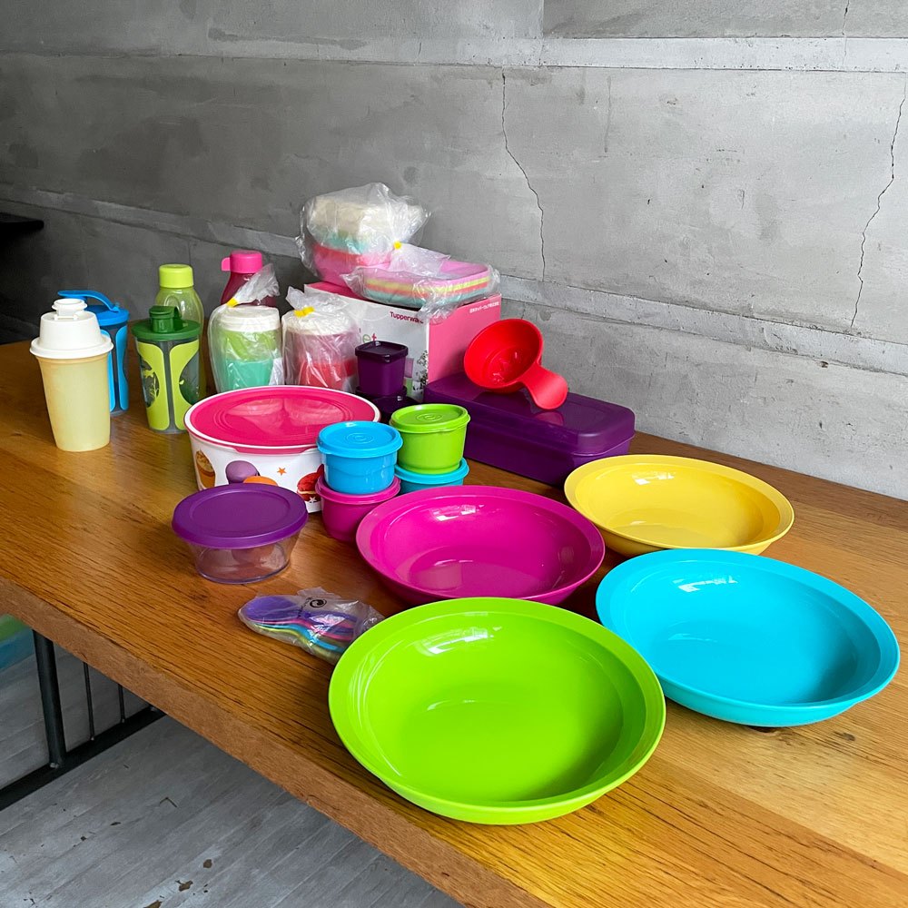 タッパーウェア Tupperware キャニスター 保存容器 食器 幼児向けカトラリー等 バラエティセット まとめ売り 計26個 アメリカ ♪