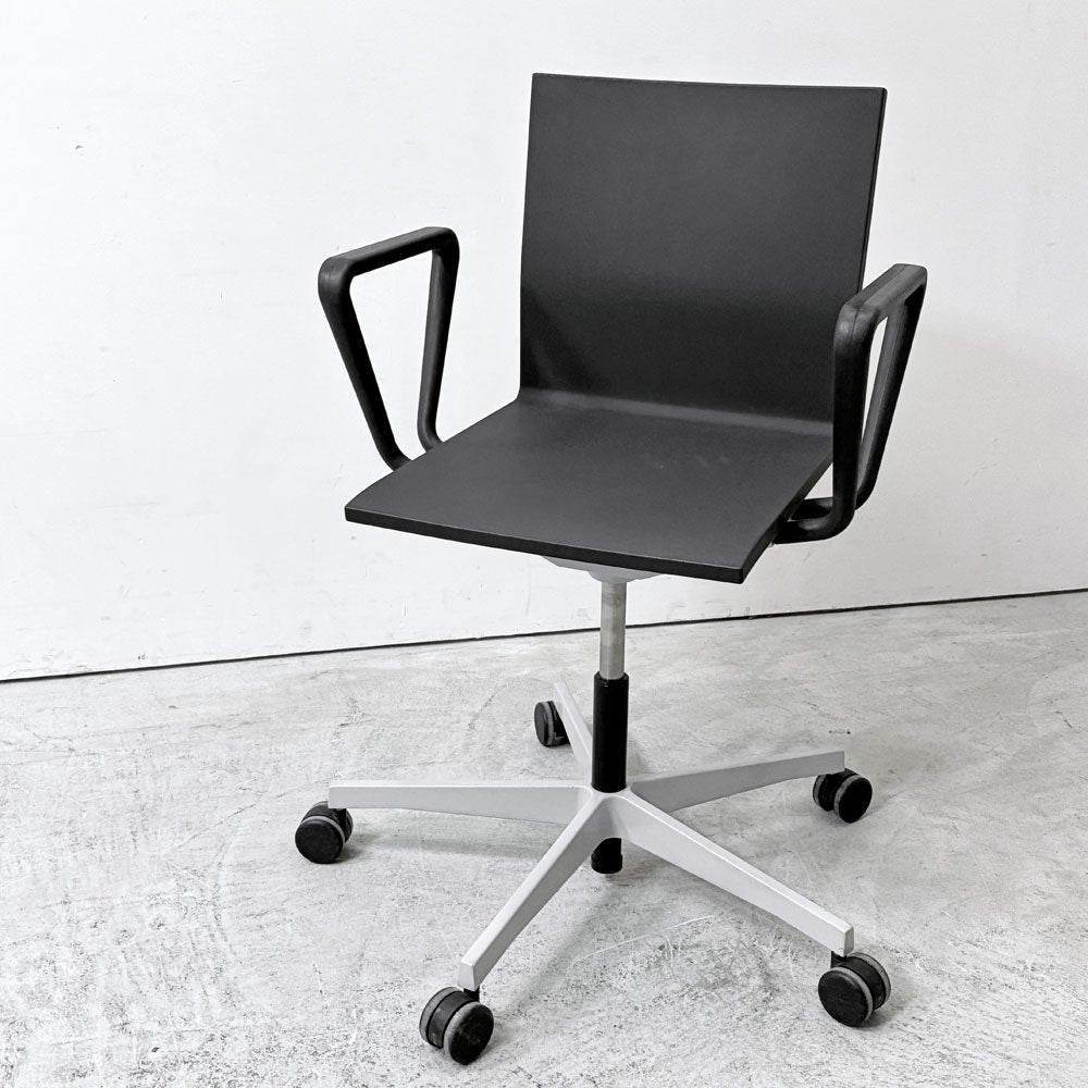 ヴィトラ vitra ゼロフォー 04. スタジオチェア  デスクチェア アームレスト付 ブラック マールテン・ヴァン・セーヴェレン 昇降機能 B ●