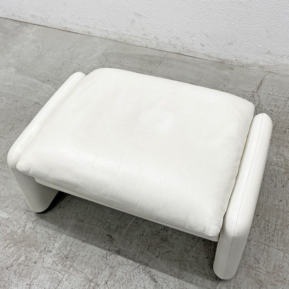 カッシーナ Cassina 675-OT マラルンガ MARALUNGA オットマン フットスツール 本革 ヴィコ・マジストレッティ 定価￥583,000- 〓
