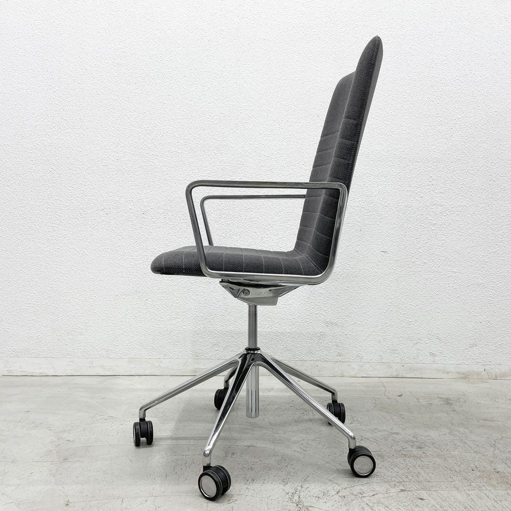 アンドリューワールド Andreu World フレックス エグゼクティブ Flex Executive インターミディエイトバック アームチェア デスクチェア アルミ キャスターベース ガス圧昇降 参考価格 ¥295,460- B 〓