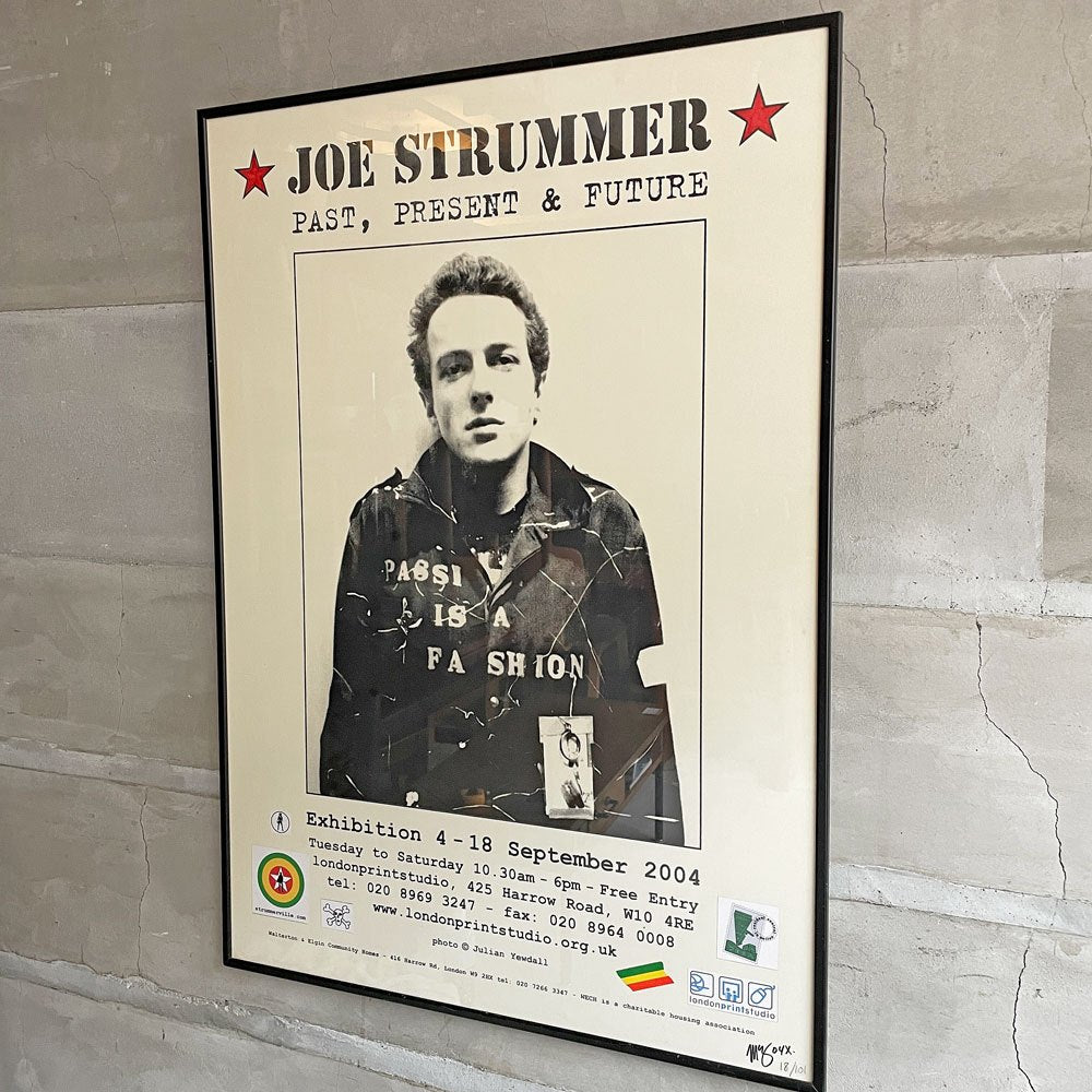 ジョー・ストラマー Joe Strummer 「「ジョー・ストラマー★過去、現在そして未来」展  海外オリジナルポスター エディションナンバー入り 2004年 額装品 希少 ♪
