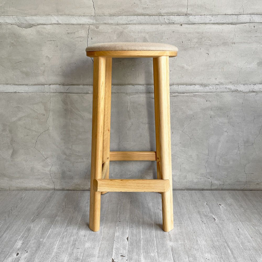 カリモク ニュースタンダード KARIMOKU NEW STANDARD アーカイブ バースツール パッド ロー ARCHIVE BARSTOOL PAD LOW ハイスツール ファブリック ベージュ ナラ材 定価¥58,850- ♪