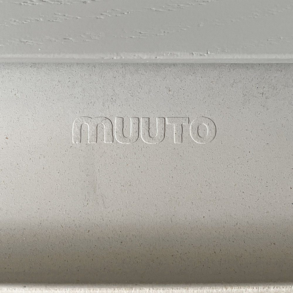 ムート Muuto ファイバー アームチェア ウッドベース FIBER ARM CHAIR WOOD BASE ファイバーシェル グレー オーク材 北欧モダン 定価￥84,700- ■