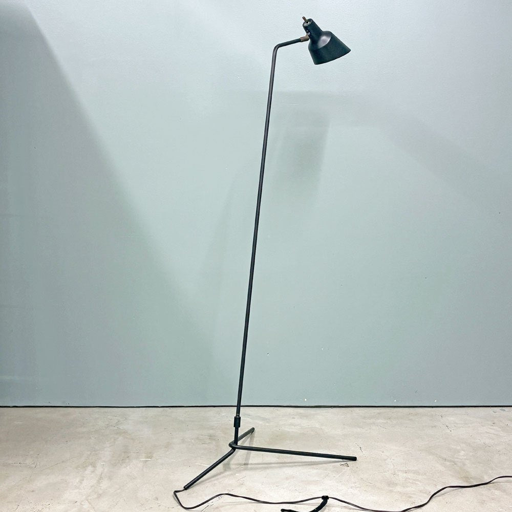 インターフォルム INTERFORM ハルヴァー HALVER フロアスタンド ブラック 間接照明 モダンデザイン ◎