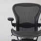ハーマンミラー Herman Miller アーロンチェア Bサイズ ランバーサポート フル装備 グラファイトベース ビル・スタンフ ＆ ドン・チャドウィック ●