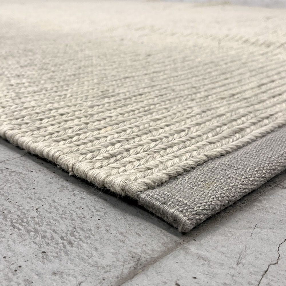 クヴァドラ Kvadrat アラム Aram ラグ ウール リブ編み 298×195cm キナサンド Kinnasand デンマーク 〓