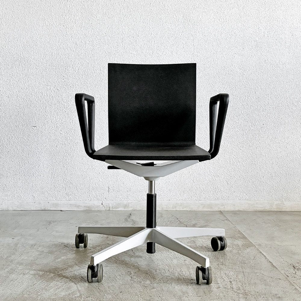 ヴィトラ vitra ゼロフォー .04 スタジオチェア オフィスチェア アームレスト付 ブラック 昇降機能 マールテン・ヴァン・セーヴェレン Maarten Van Severen 定価￥202,400- A 〓