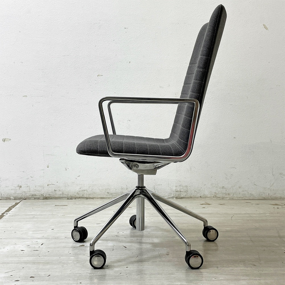 アンドリューワールド Andreu World フレックス エグゼクティブ Flex Executive インターミディエイトバック アームチェア デスクチェア アルミ キャスターベース ガス圧昇降 参考価格 ¥295,460- B ●