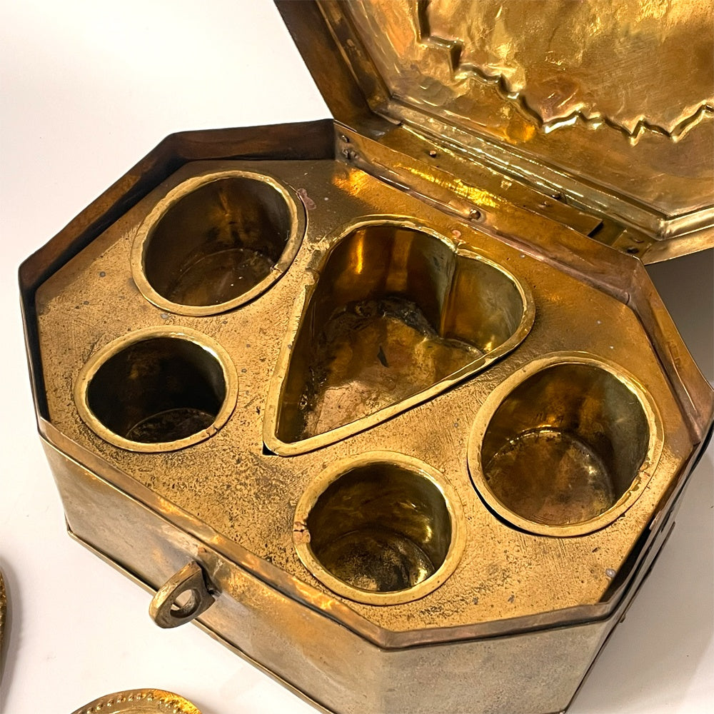 真鍮 スパイスボックス spicebox マサラダバ medicine case アクセサリーボックス インド 手工芸品 ★