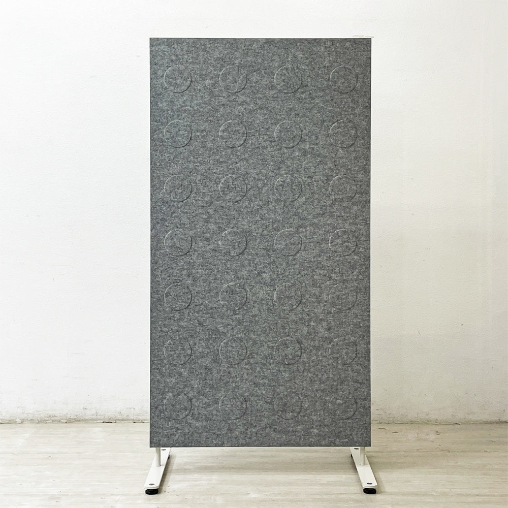 アブストラクタ Abstracta ドレミ DoReMi フロアスクリーン パーテーション オークフレーム × ドットフェルト 吸音材 Nina Jobs スウェーデン ●